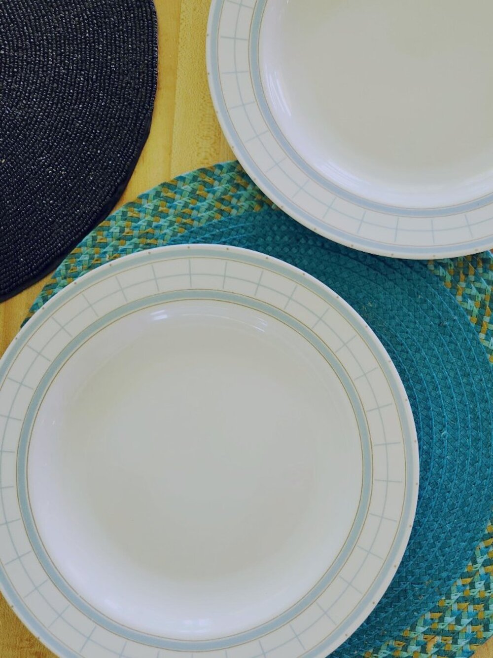 2 Martha Stewart Everyday MTW22 Porcelain Dinner Plates